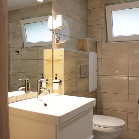 Nad Jeziorem 5 Lodge Kamienica Krolewska