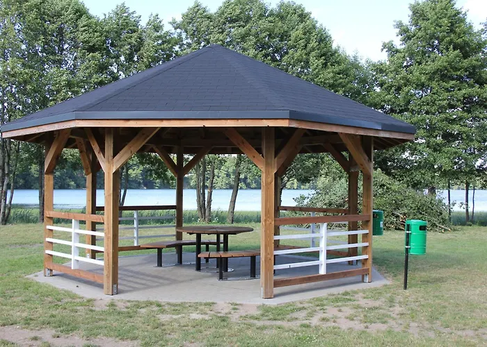 Chata Nad Jeziorem 5 *